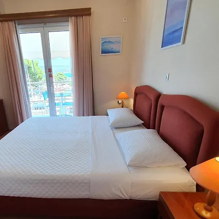 Acqua Marina - άκουα μαρίνα מלון Agia Marina (Aegina)